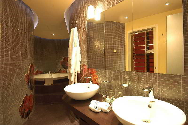 Les Fleurs Boutique Hotel 4*