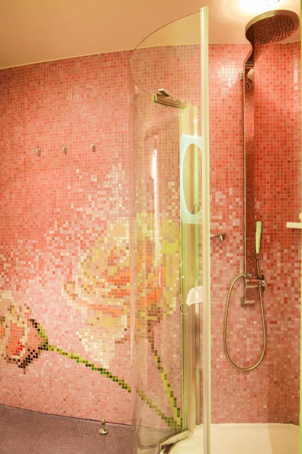 Les Fleurs Boutique