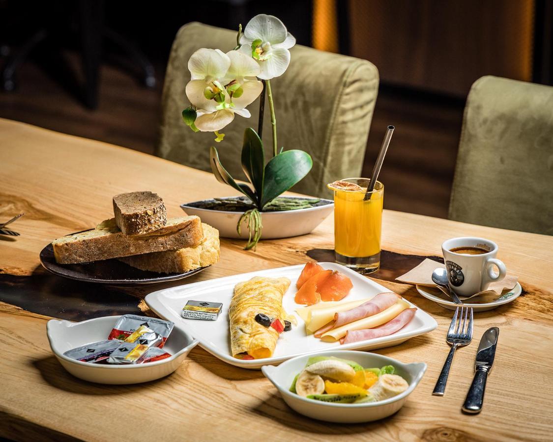 Les Fleurs Boutique Hotel 4*