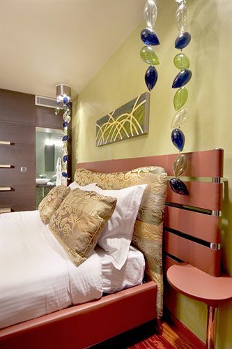 Les Fleurs Boutique Hotel