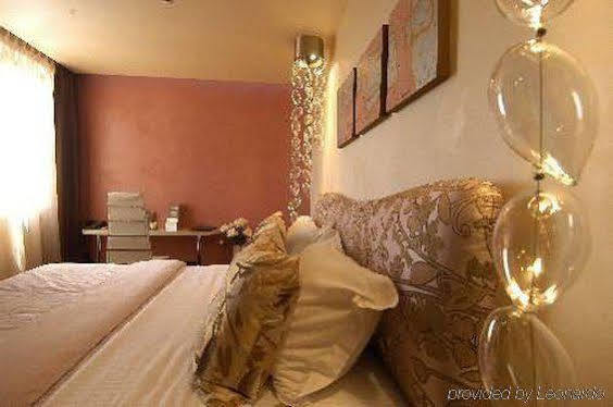 Les Fleurs Boutique Hotel 4*